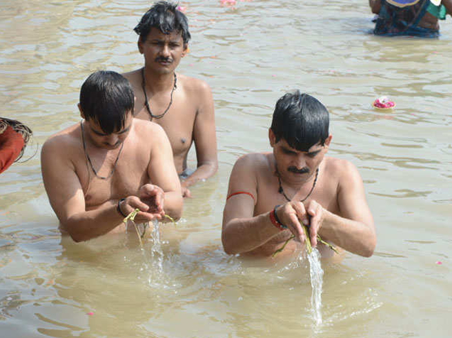 जानें पितृ पक्ष में श्राद्ध करने और वृक्ष लगाने के क्या हैं लाभ