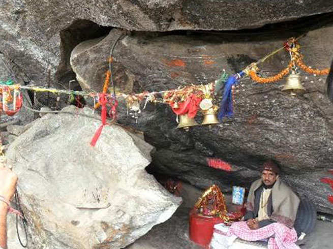 अनोखा मंदिर, यहां एक साथ विराजते हैं भगवान शिव और गौतम बुद्ध